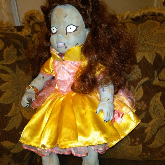 Belle as a zombie. ๐ Custom Art Doll - Picture 5 of 8
